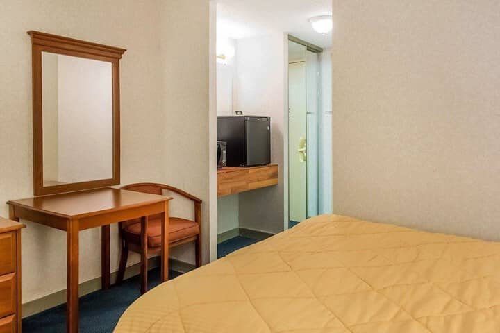 Room 11 of 34