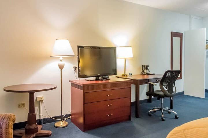 Room 7 of 34