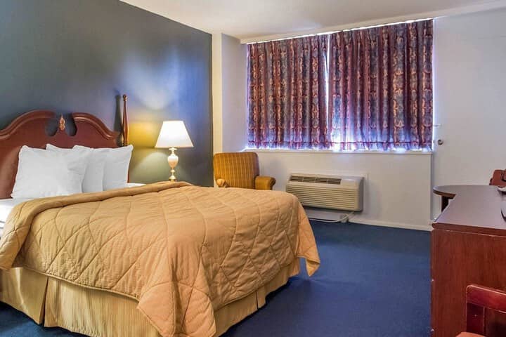 Room 13 of 34